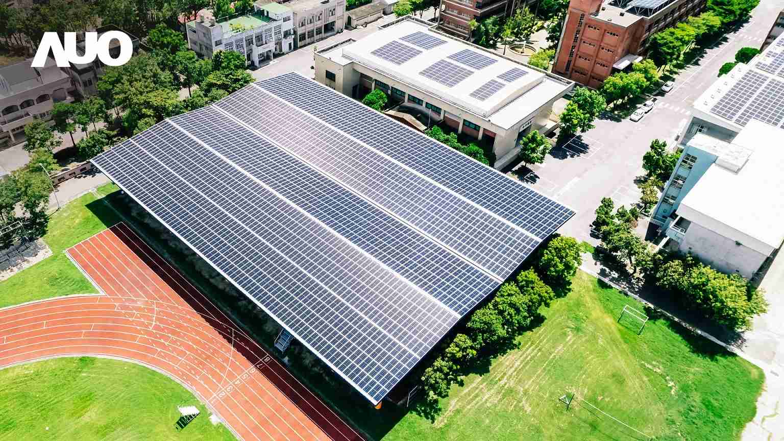 壹号平台SunSteel光电整合型浪板具备快速安装、、、、轻量化优势，，，，可提升15%发电效能，，，，通过国际IEC与台湾VPC认证安全、、、、防漏、、、、耐候标准